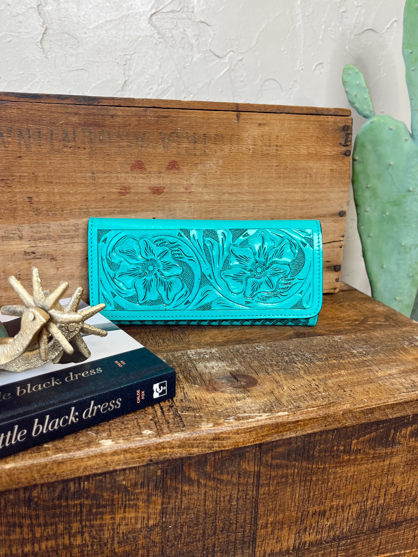 Que Chula Wallet- White