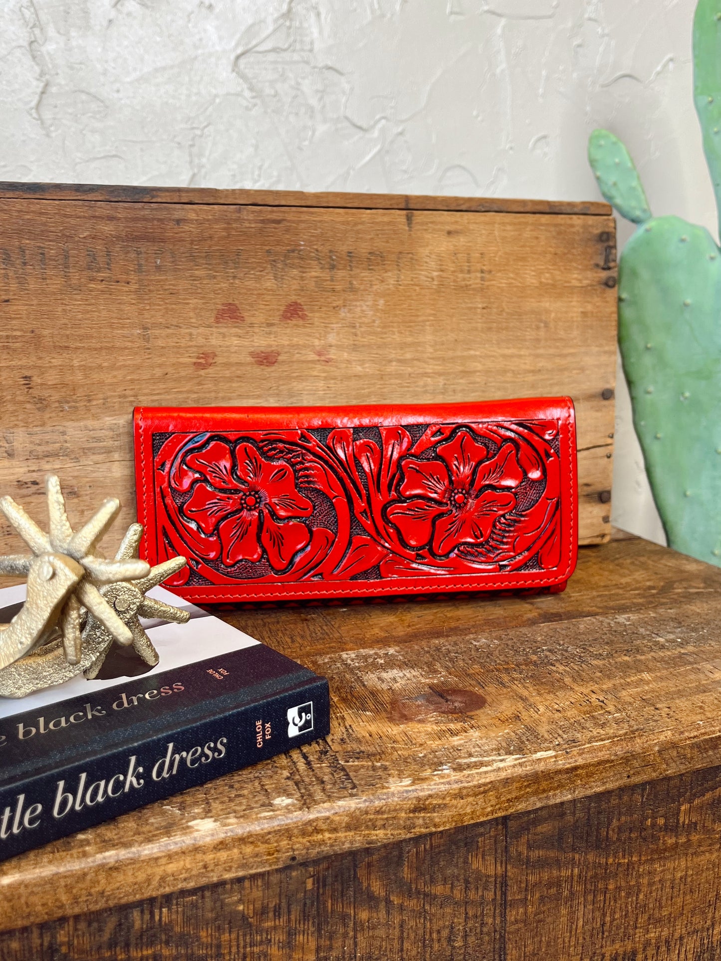 Que Chula Wallet- White