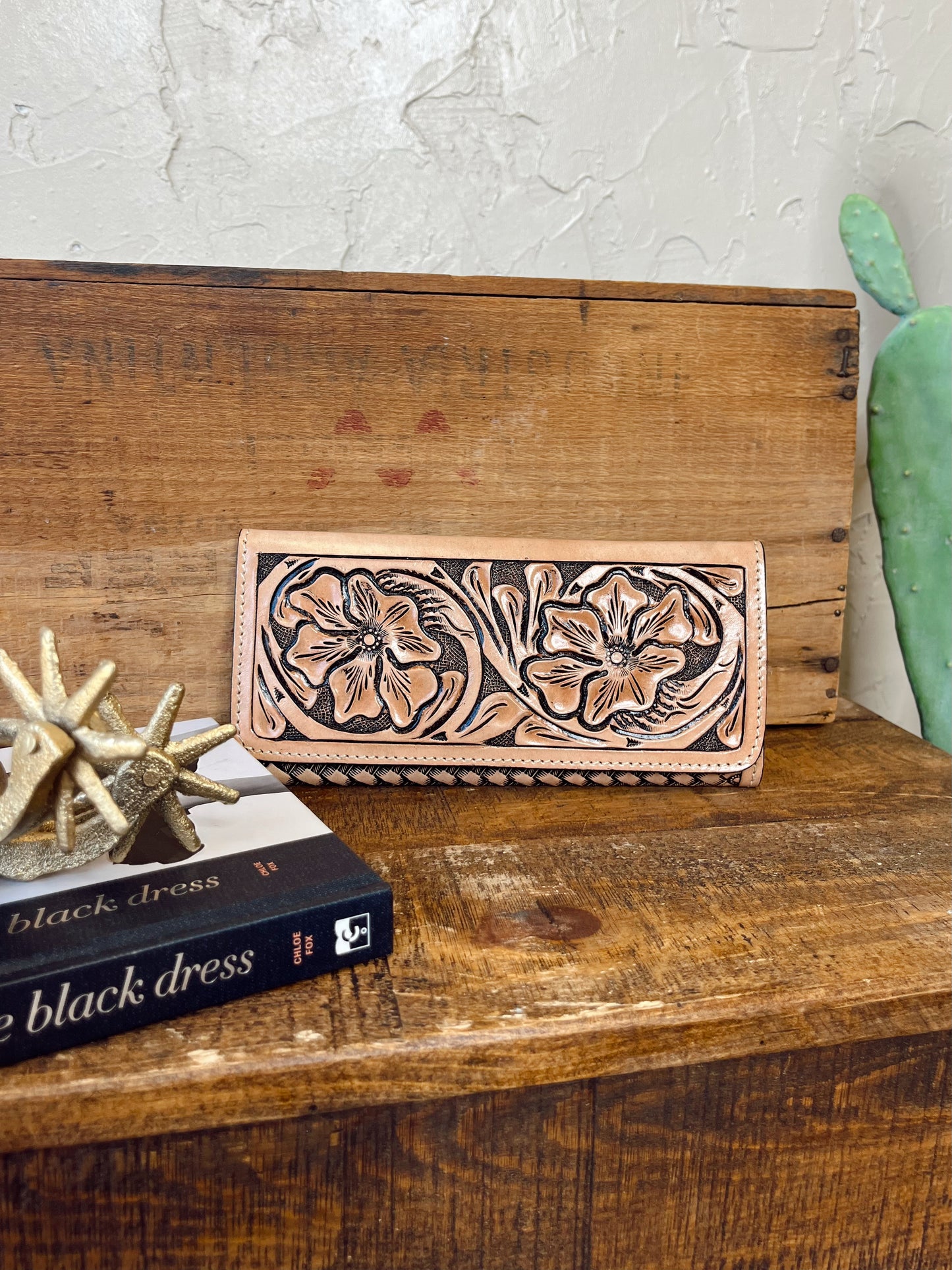 Que Chula Wallet- White