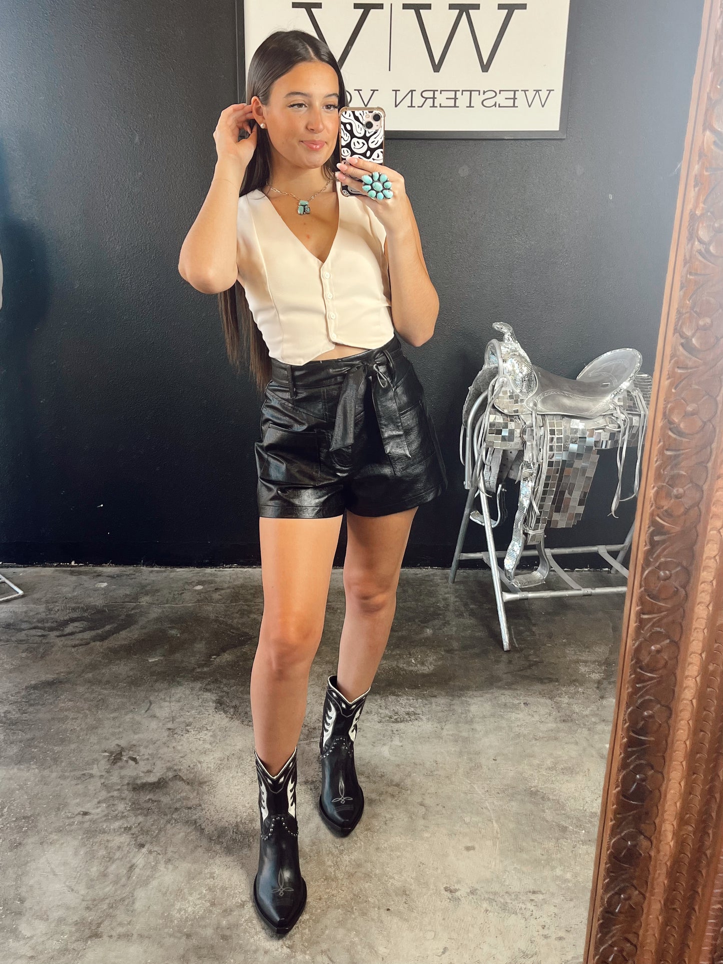 The Luxor Shorts in Black