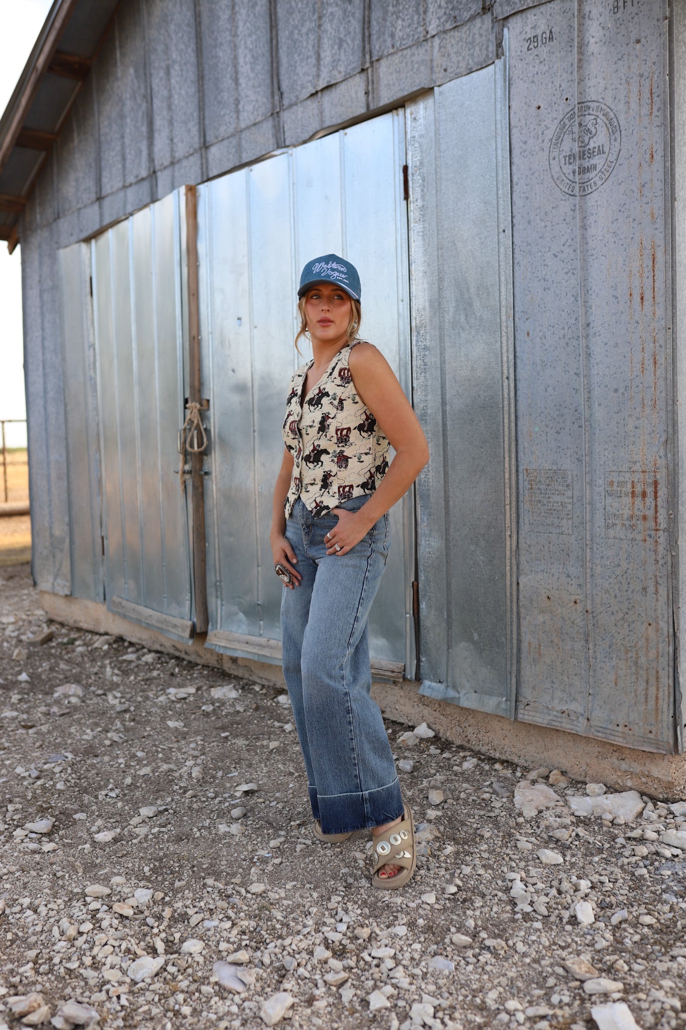The Cambree Jeans in Medium Wash