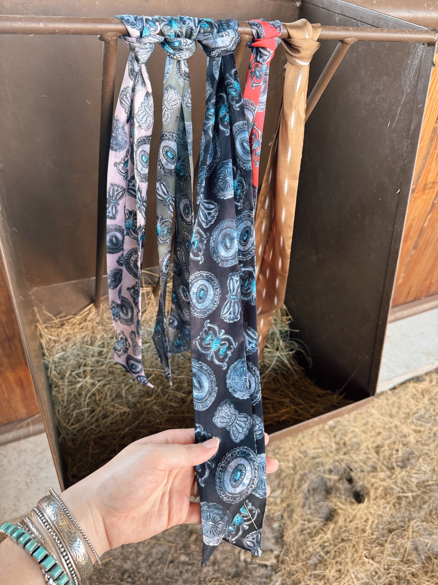 The Turqs & Conchos Twilly in Black