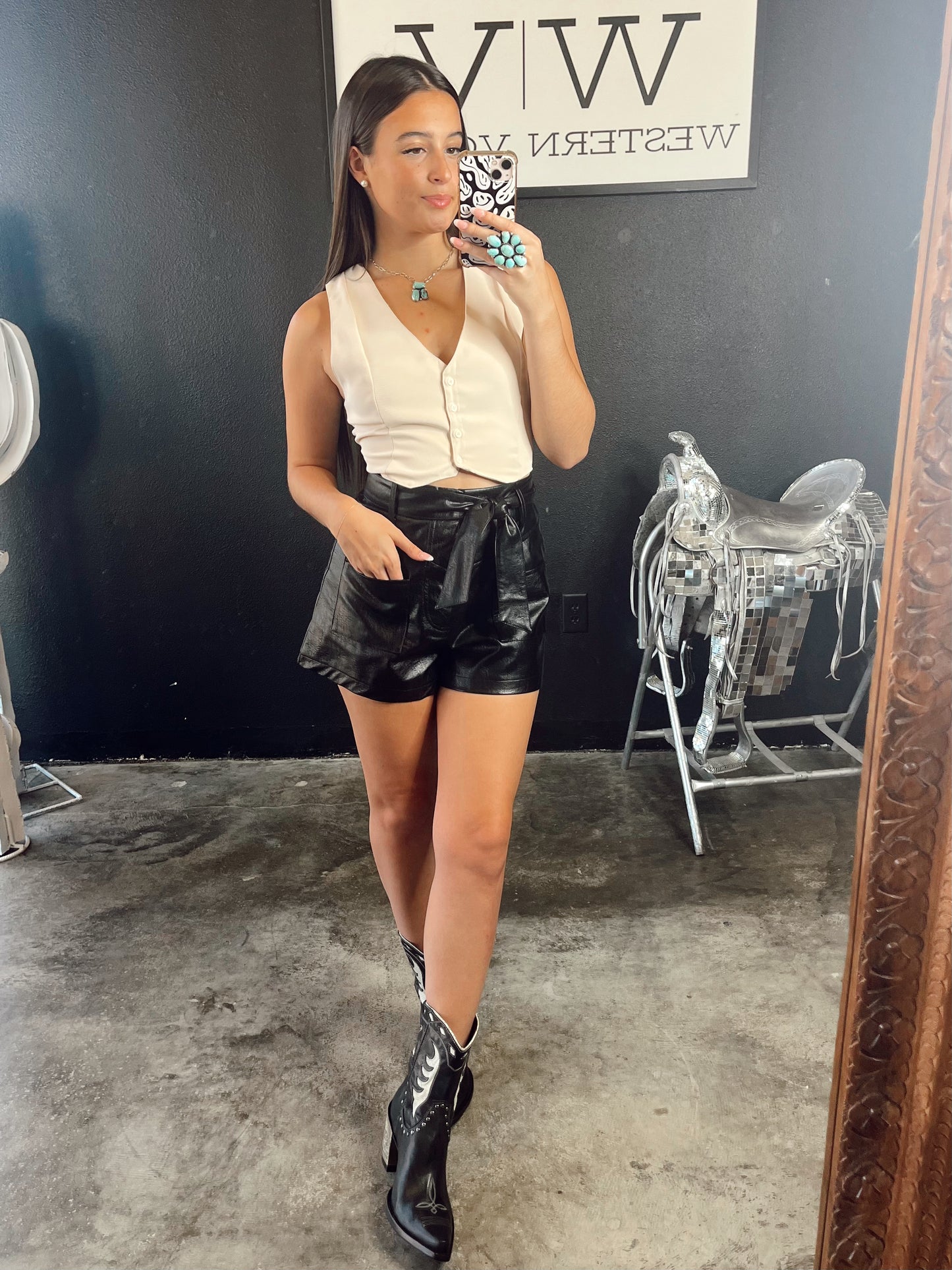 The Luxor Shorts in Black