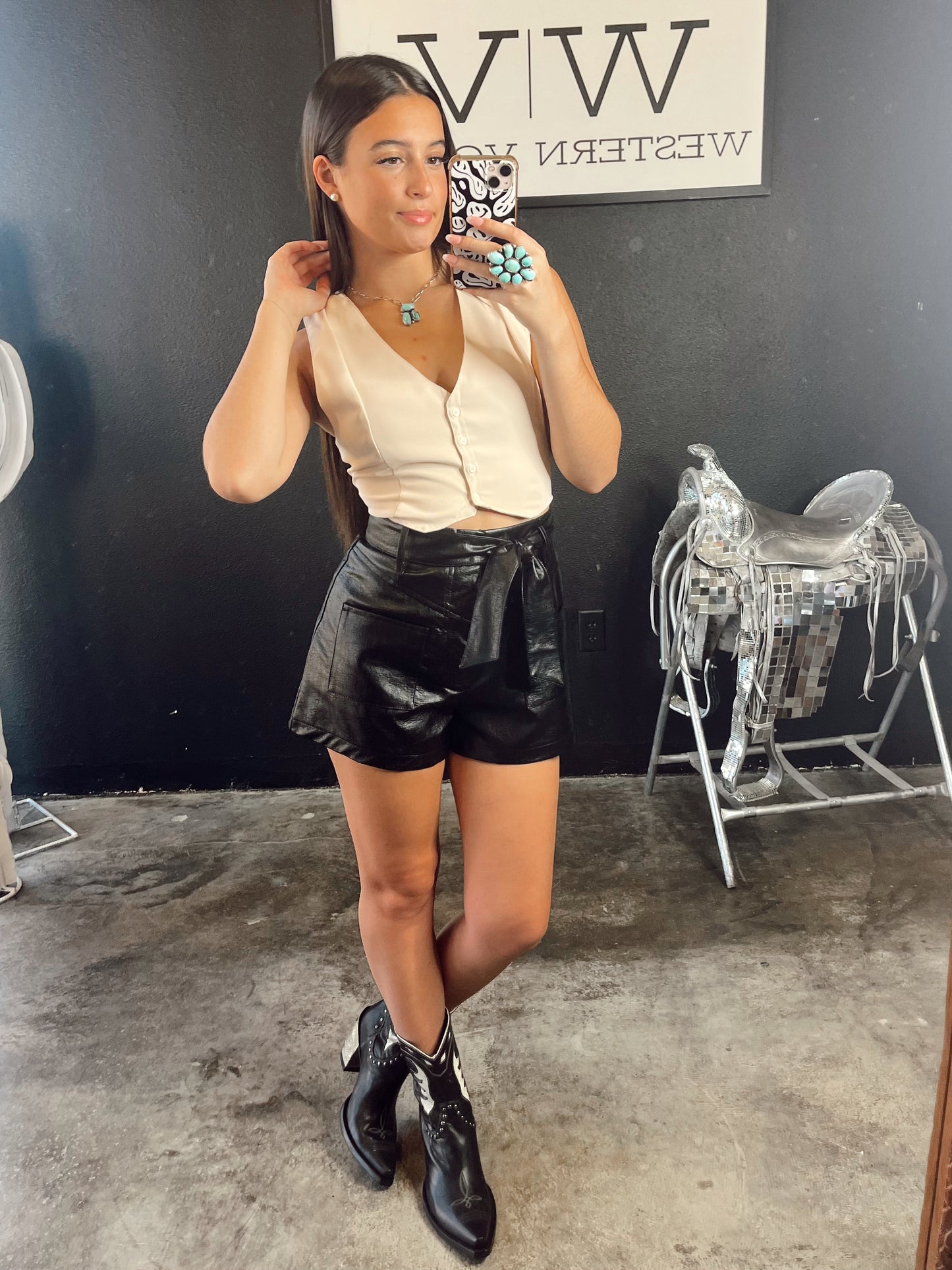 The Luxor Shorts in Black