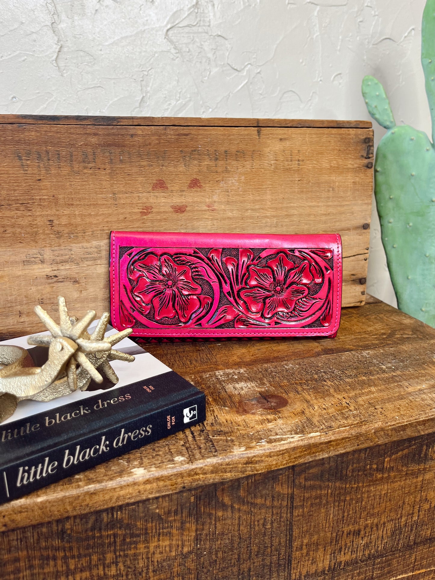 Que Chula Wallet- White