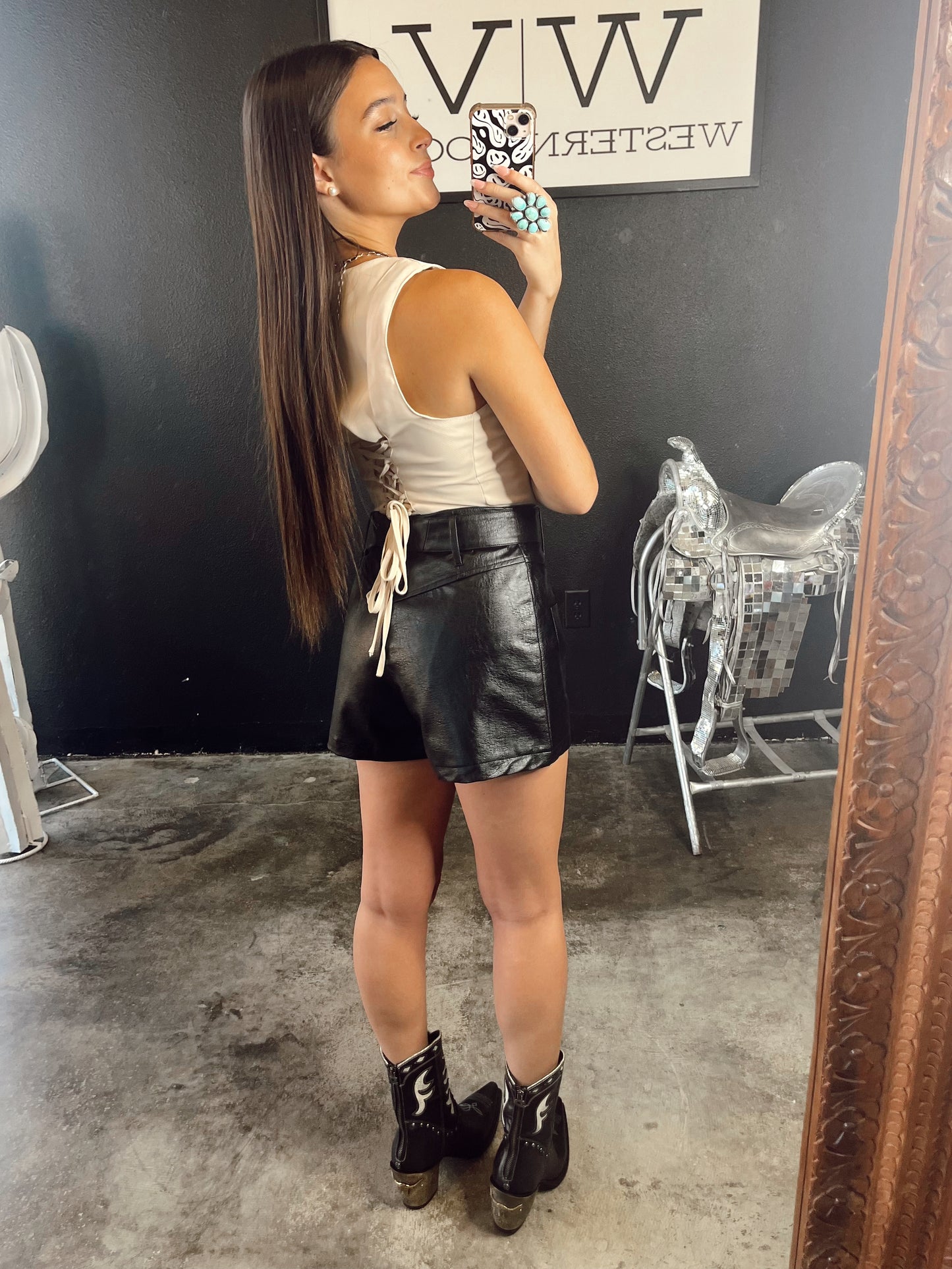 The Luxor Shorts in Black