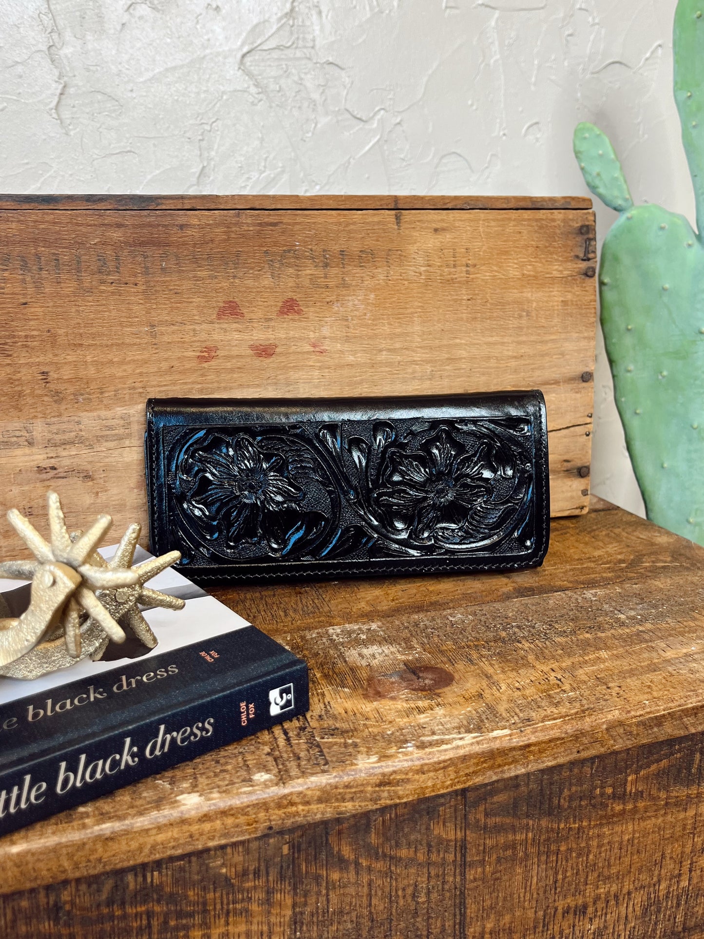 Que Chula Wallet- White