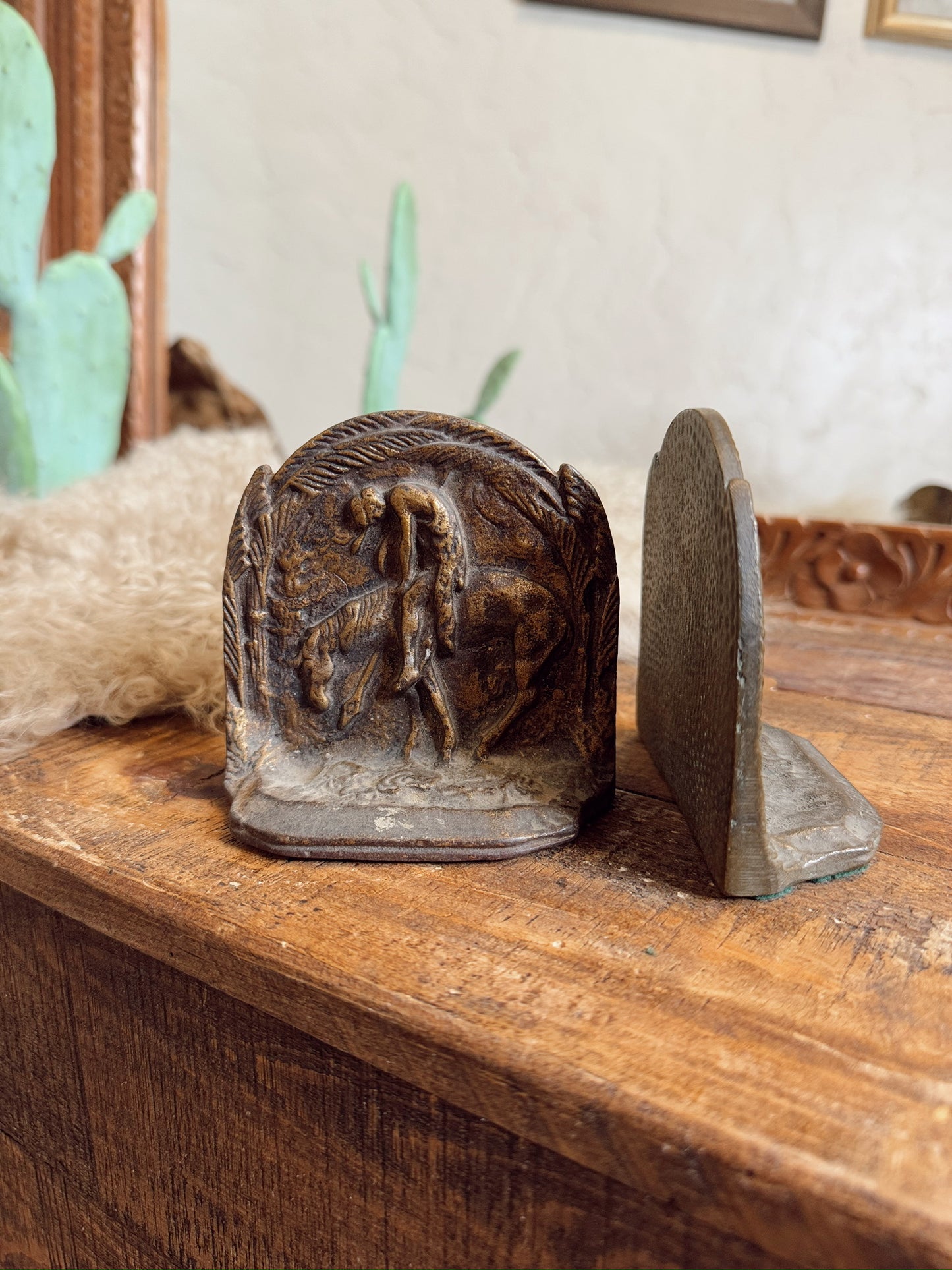 Out West Book Ends