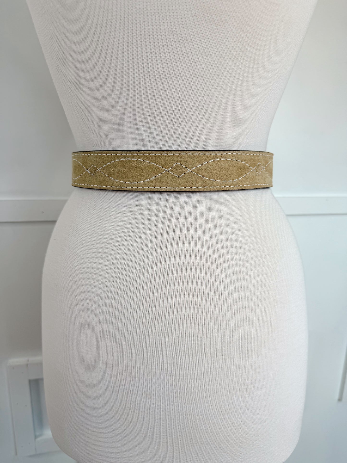 The Gunslinger Belt in Sand