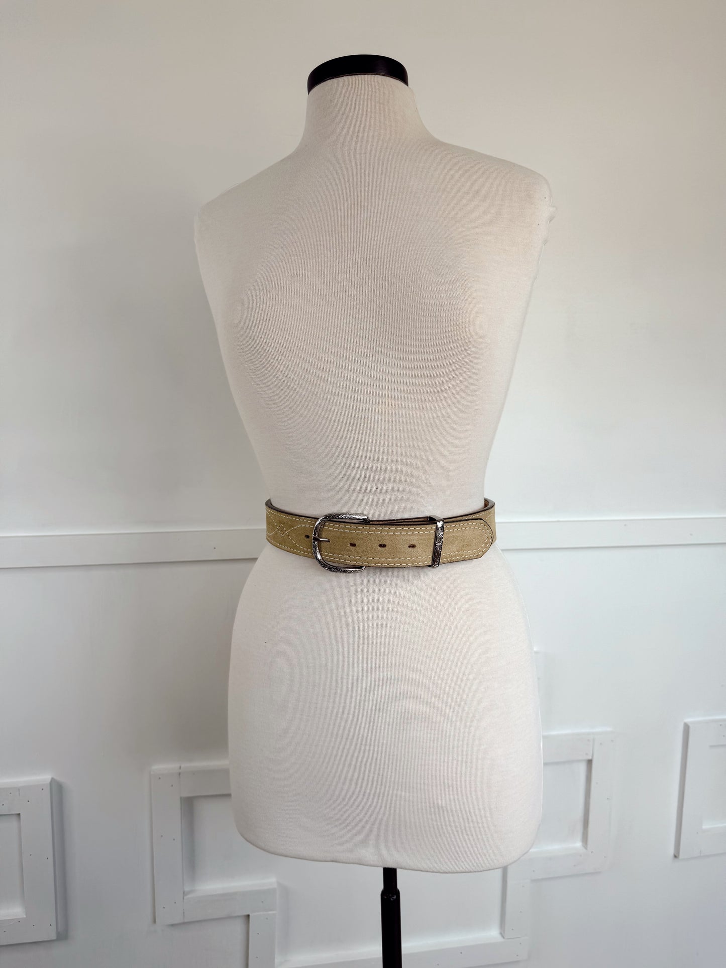 The Gunslinger Belt in Sand