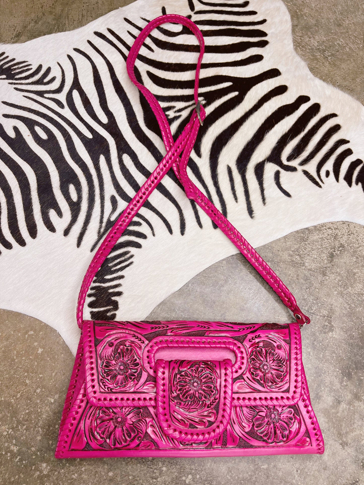 The Lenguete Chico Crossbody