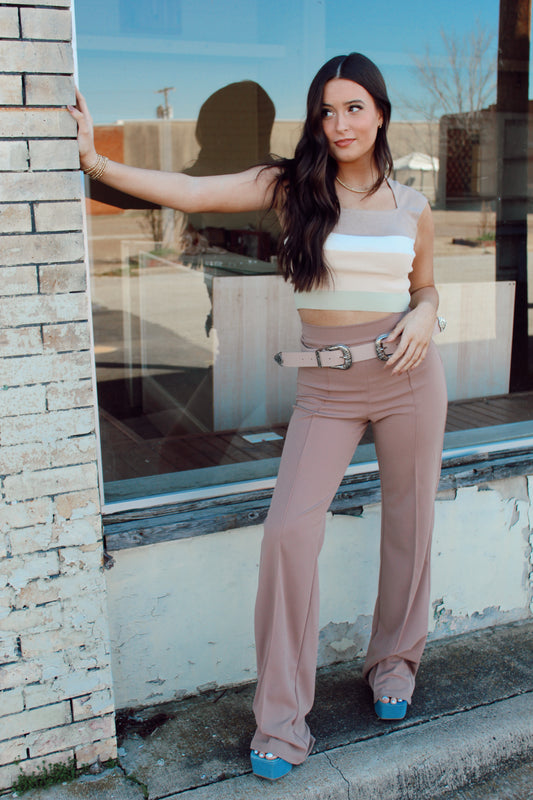 The Ranchers Wife Trousers in Taupe