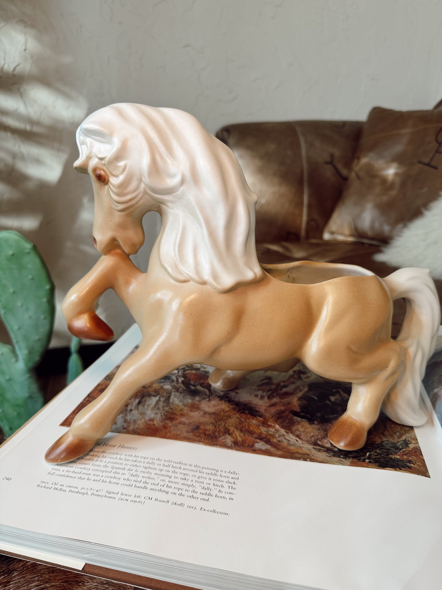 VINTAGE PALOMINO WILD HORSE PLANTER