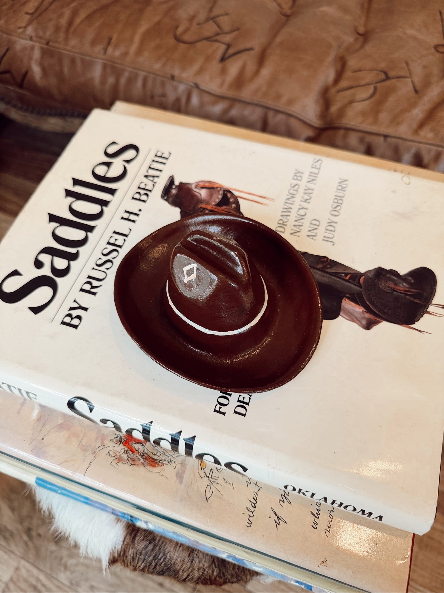 VINTAGE POTTERY COWBOY HAT