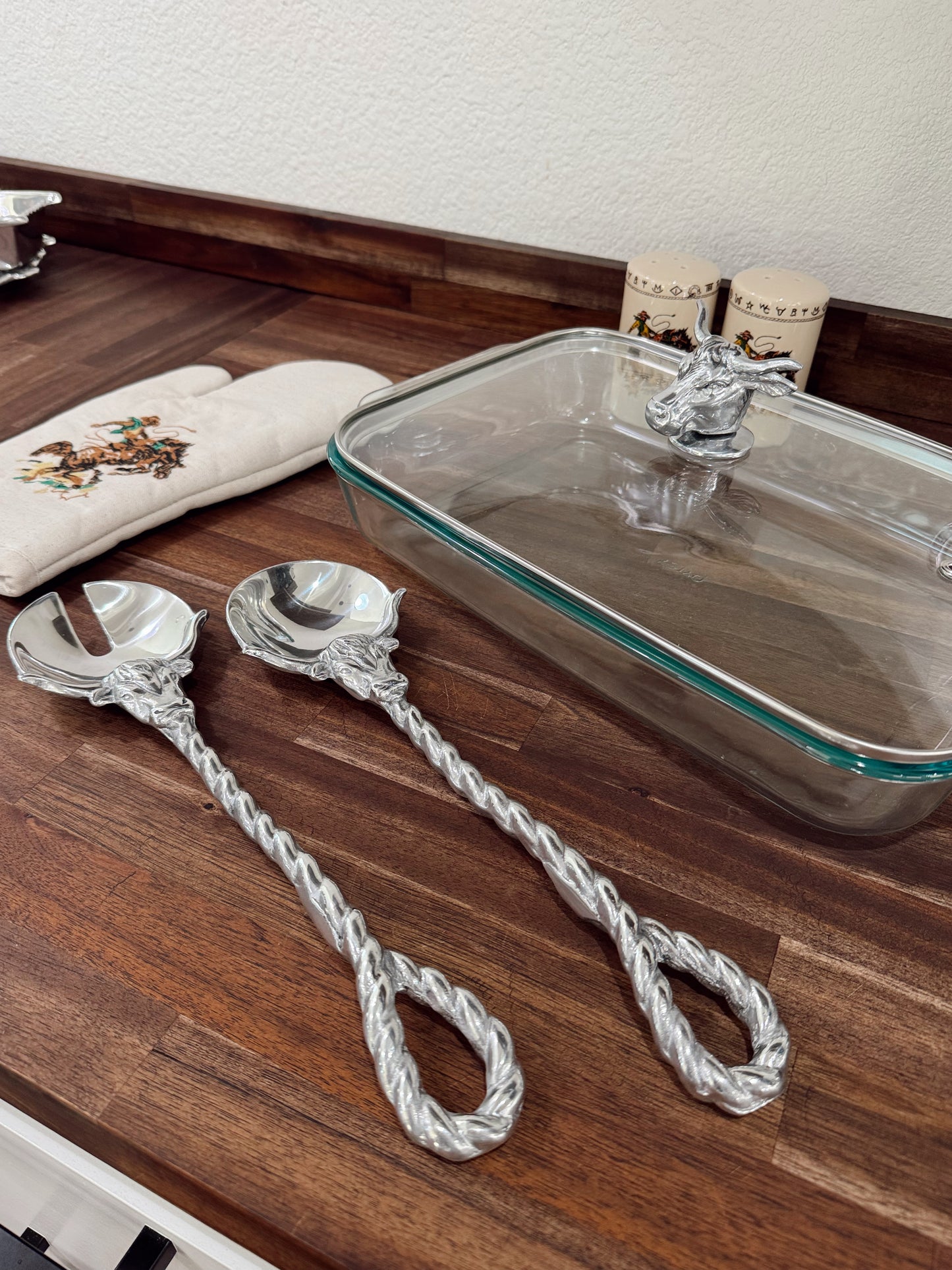 The Longhorn Serving Set