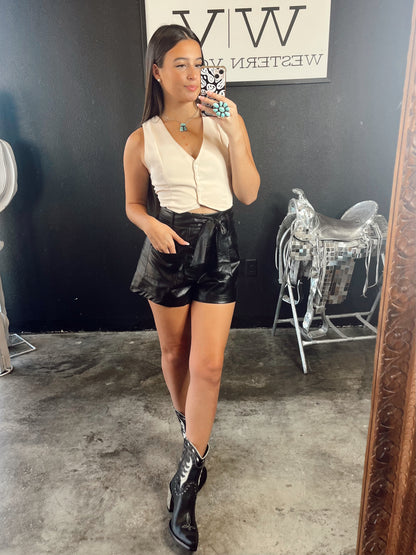 The Luxor Shorts in Black