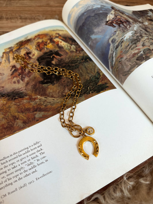 The Lucky Horseshoe Necklace in Gold