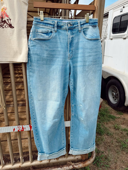 The Clovis Barrel Jeans