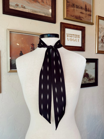 The Buckstitch Twilly in Black