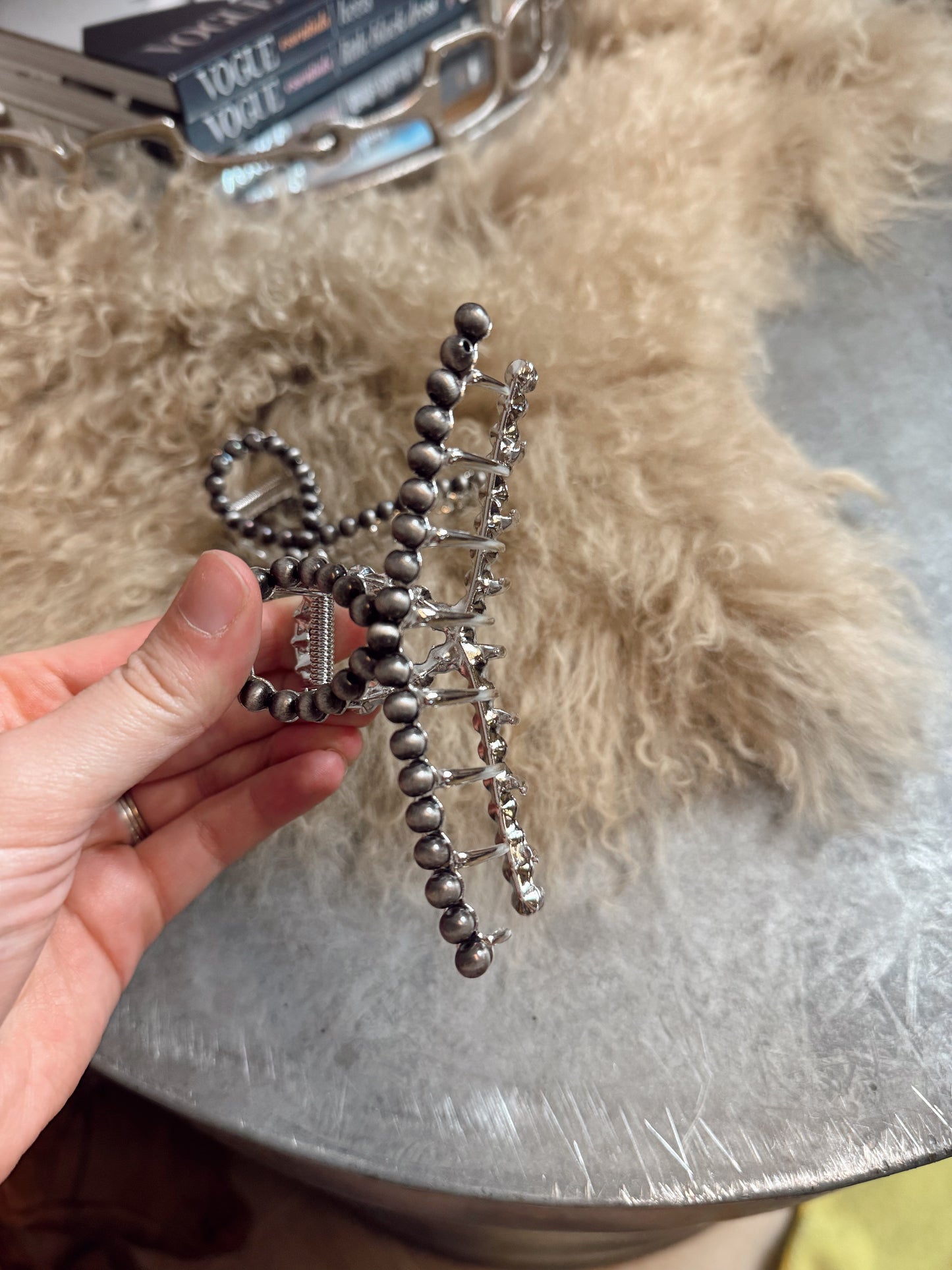 The Navajo Pearl Hair Clip