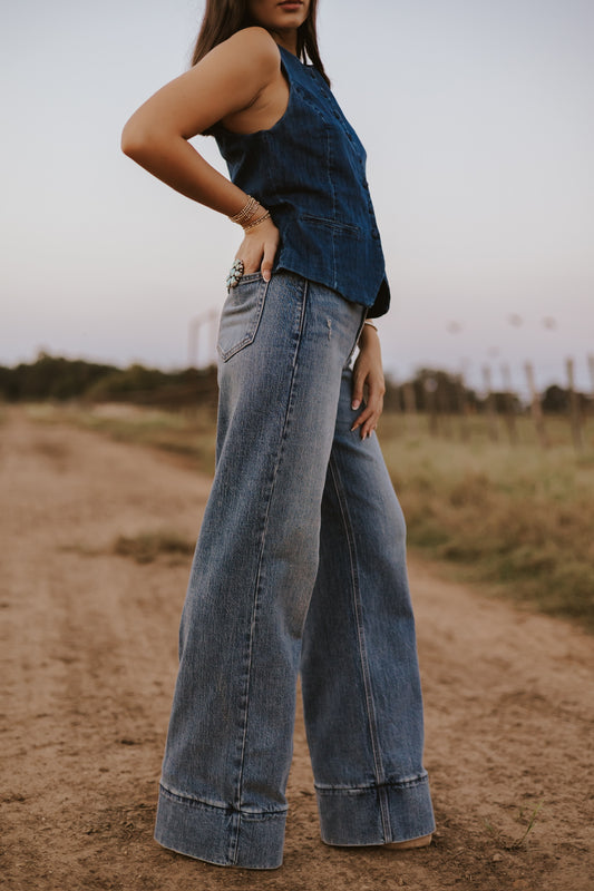 The Cambree Jeans in Medium Wash