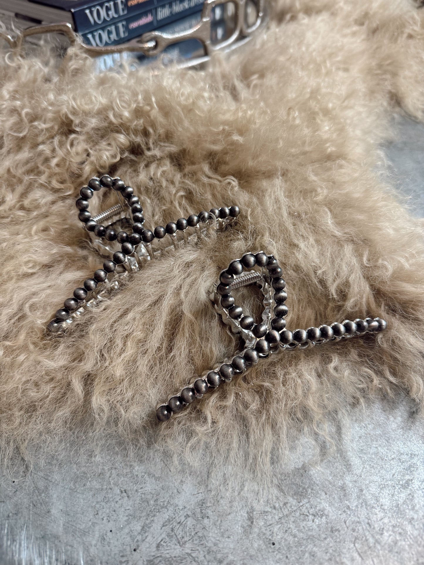 The Navajo Pearl Hair Clip