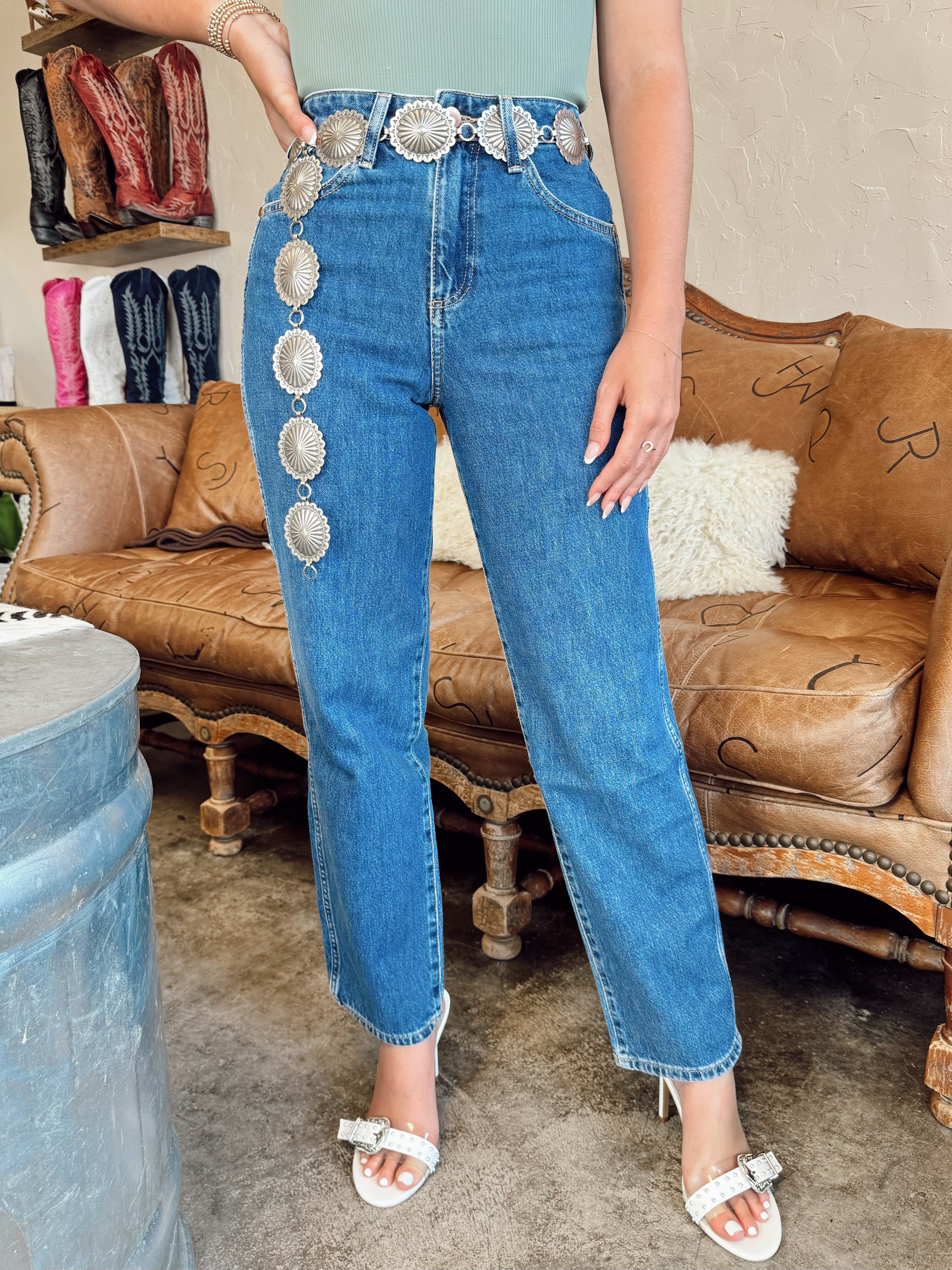 Vintage deals Wrangler America high rise mom jeans