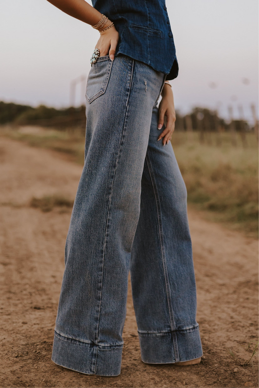 The Cambree Jeans in Medium Wash