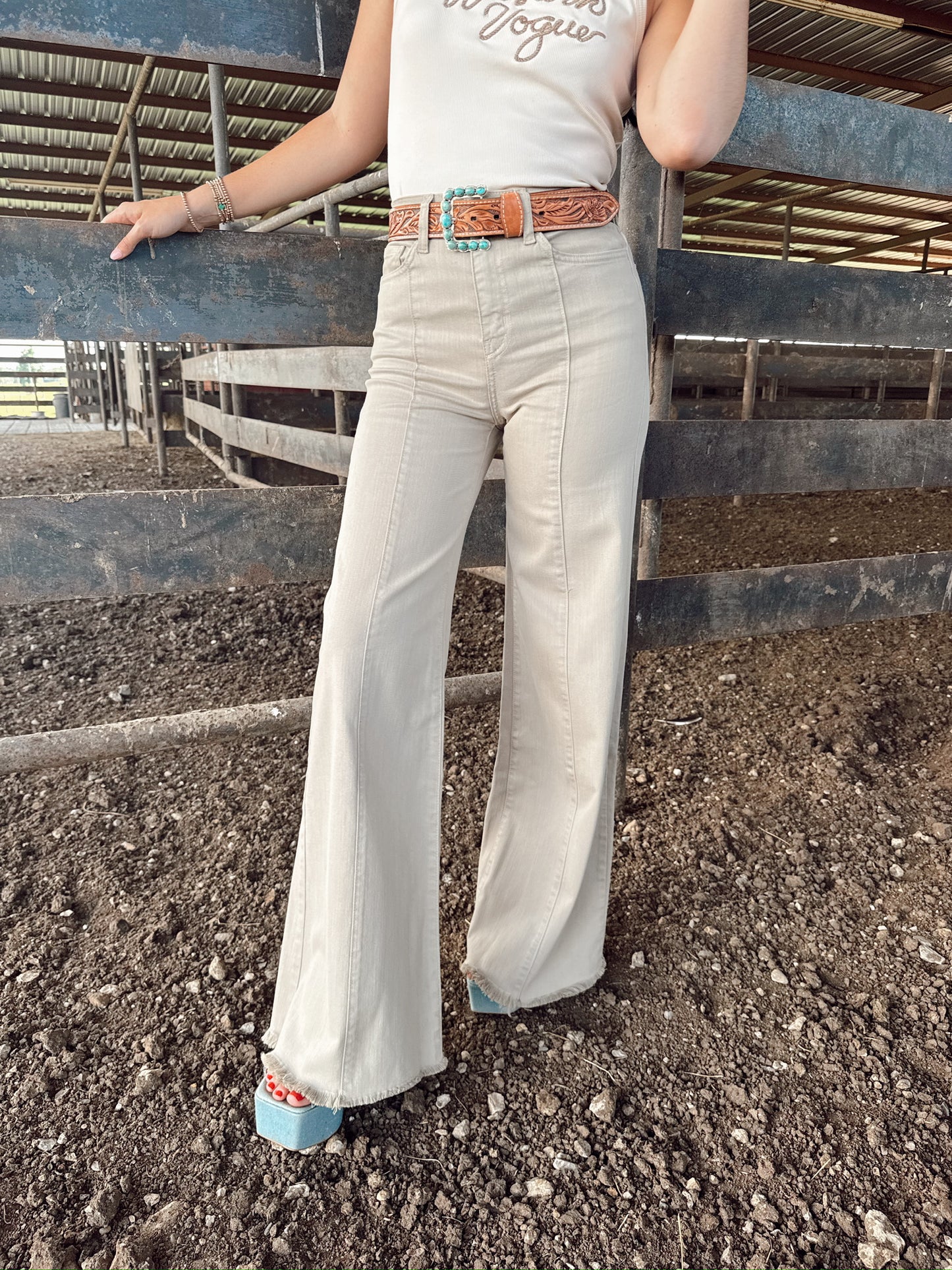 The Crawford Jeans in Khaki