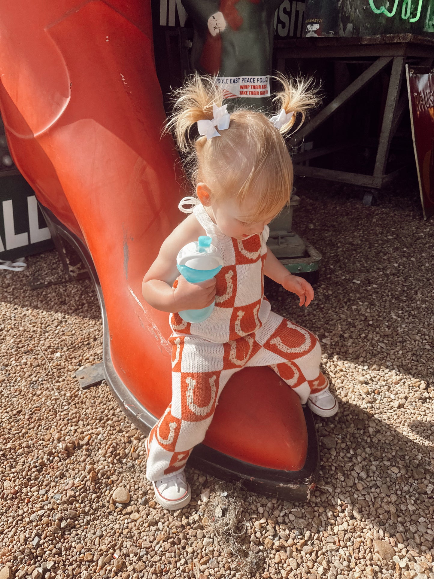 The Giddy Up Horseshoe Set