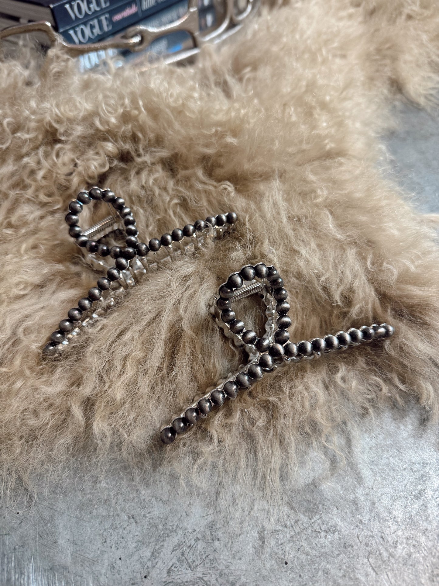 The Navajo Pearl Hair Clip