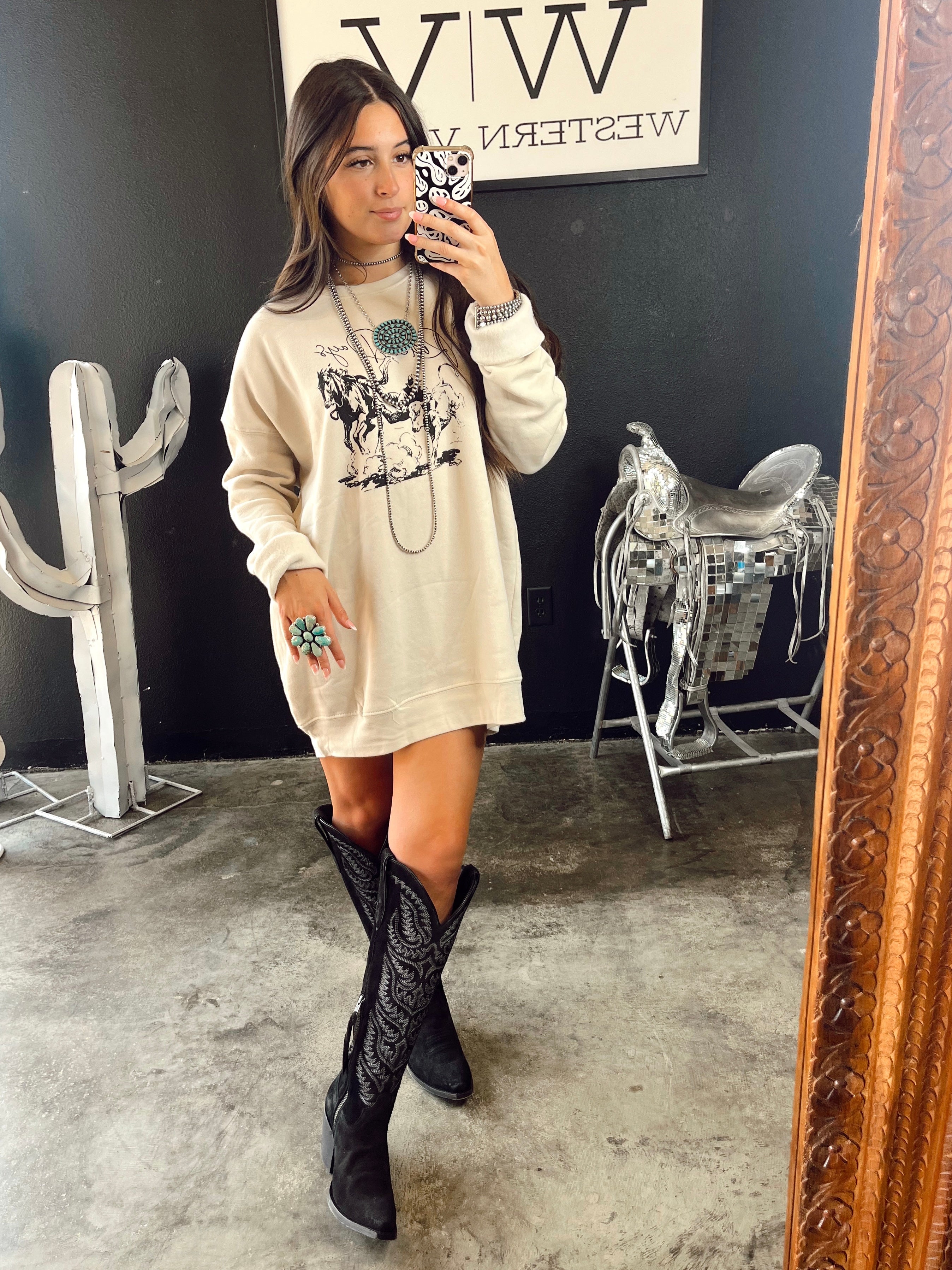 The Rodeo Days Sweatshirt in Dust
