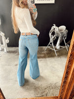 Load image into Gallery viewer, The Wrangler Wanderer 622 Mermaid Flares
