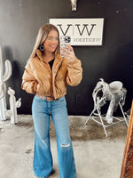 Load image into Gallery viewer, The Wrangler Wanderer 622 Ariel Flares
