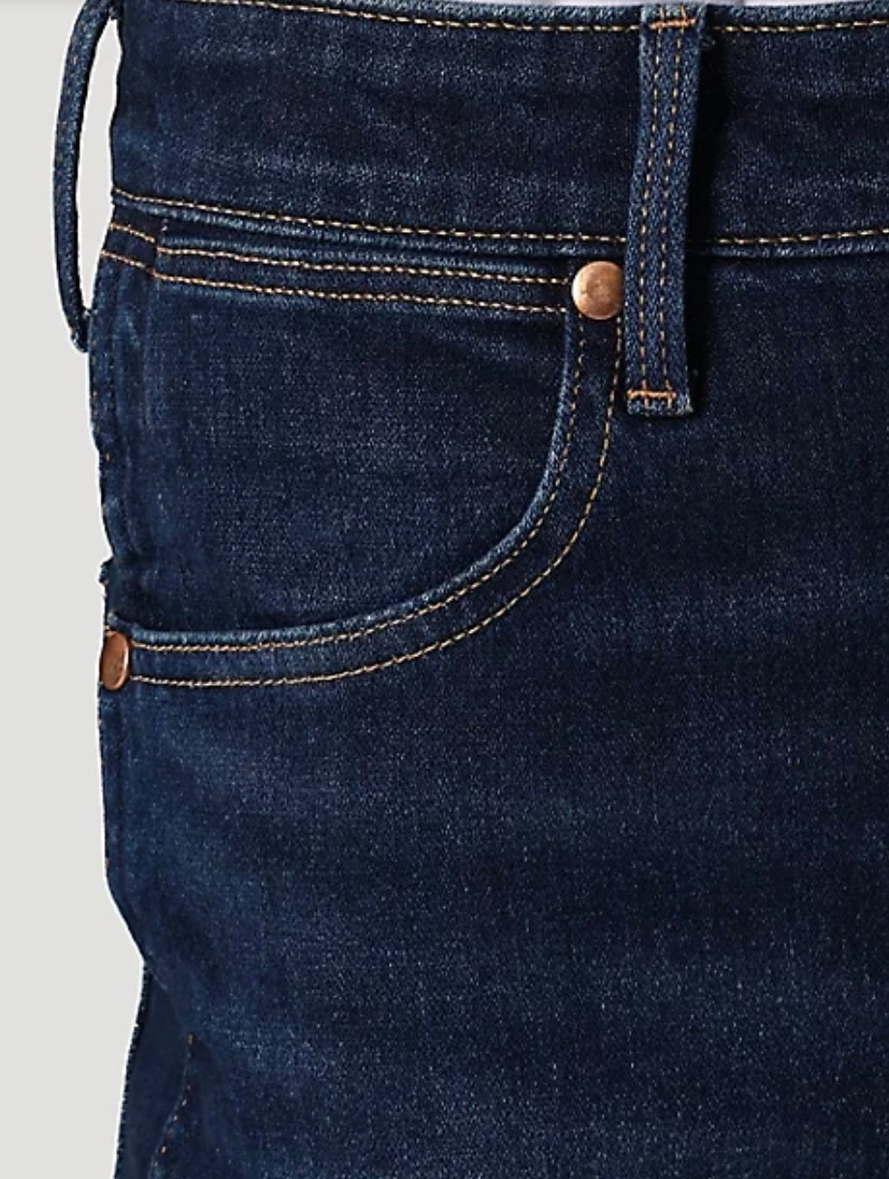 The Wrangler Wanderer 622 Dark Wash Flares
