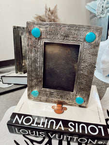 The Zara Frame