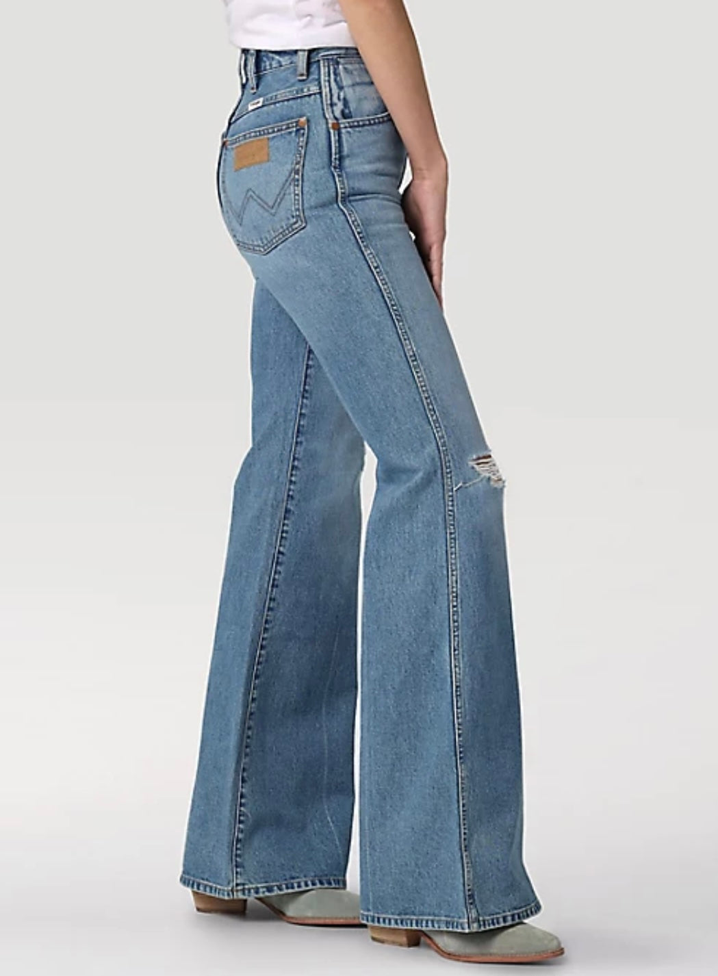 The Wrangler Wanderer 622 Ariel Flares