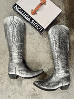 Load image into Gallery viewer, Old Gringo Mayra Ver Boots in Silver
