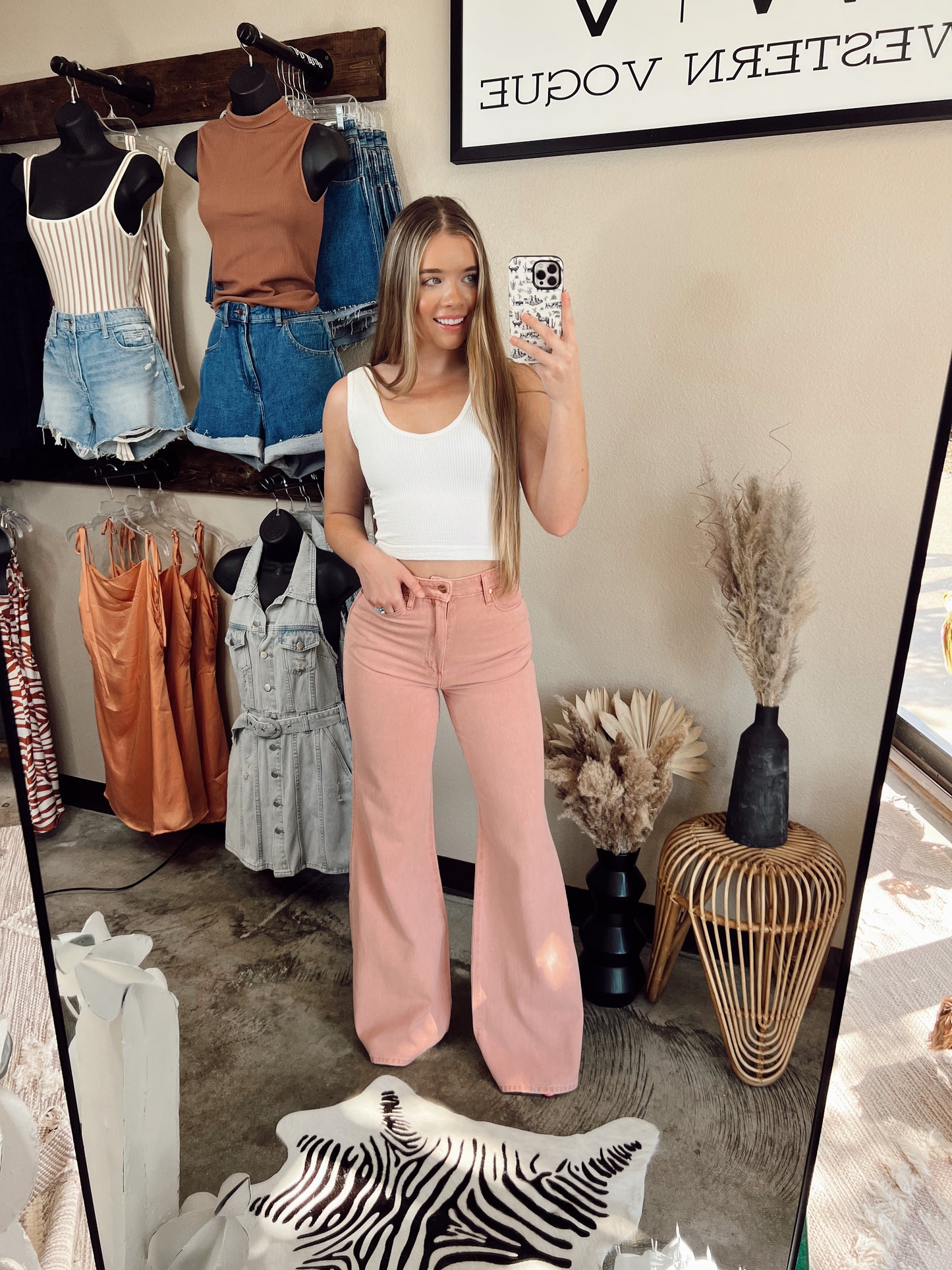 The Wrangler Wanderer 622 Rose Flares