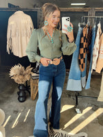 Load image into Gallery viewer, The Ventura Top in Green
