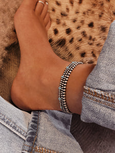 The Navajo Pearl Bracelet