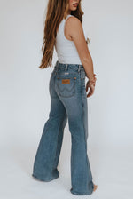 Load image into Gallery viewer, The Wrangler Wanderer 622 Mermaid Flares
